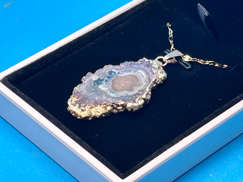 Photo 1 of 026057… amethyst stalactite on adjustable 18-20” chain in lighted gift box 