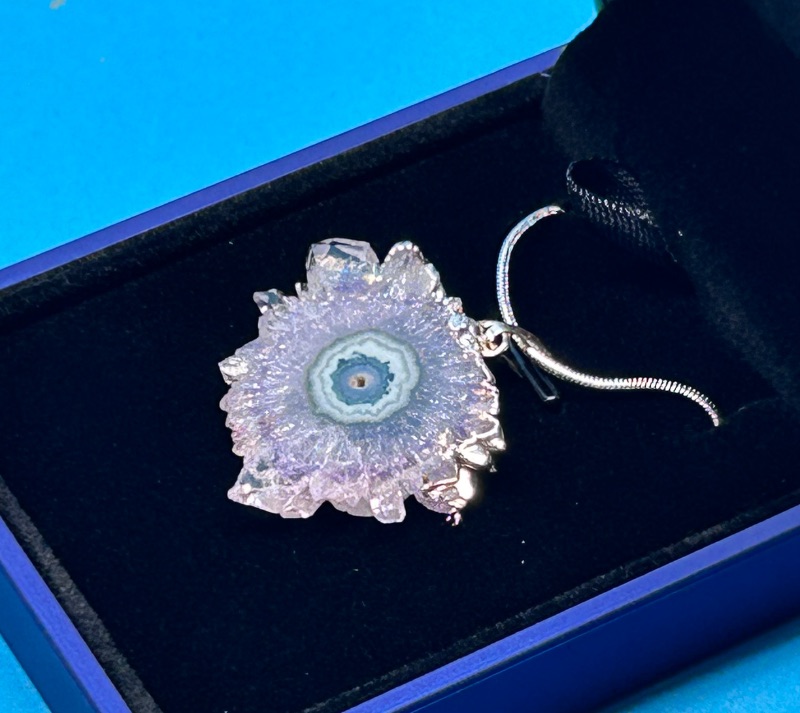 Photo 1 of 026058… amethyst stalactite on adjustable 16” chain in lighted gift box 