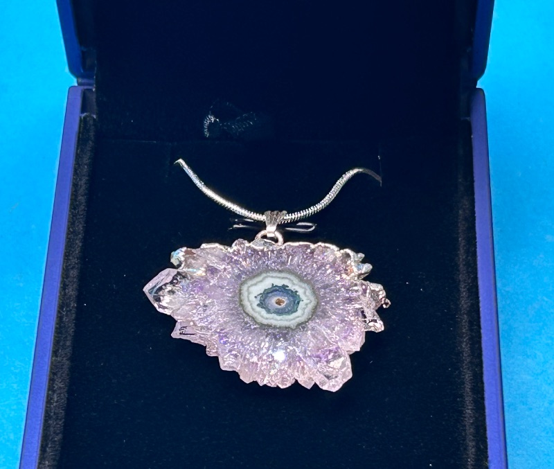 Photo 1 of 026058… amethyst stalactite on adjustable 16” chain in lighted gift box 