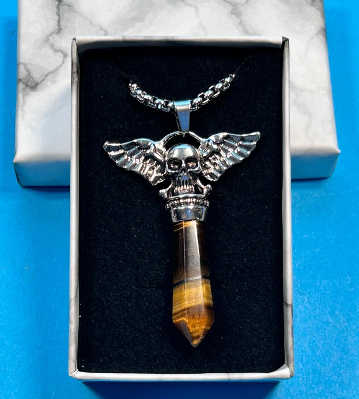 Photo 1 of 026065… dragon pendant on chain in gift box