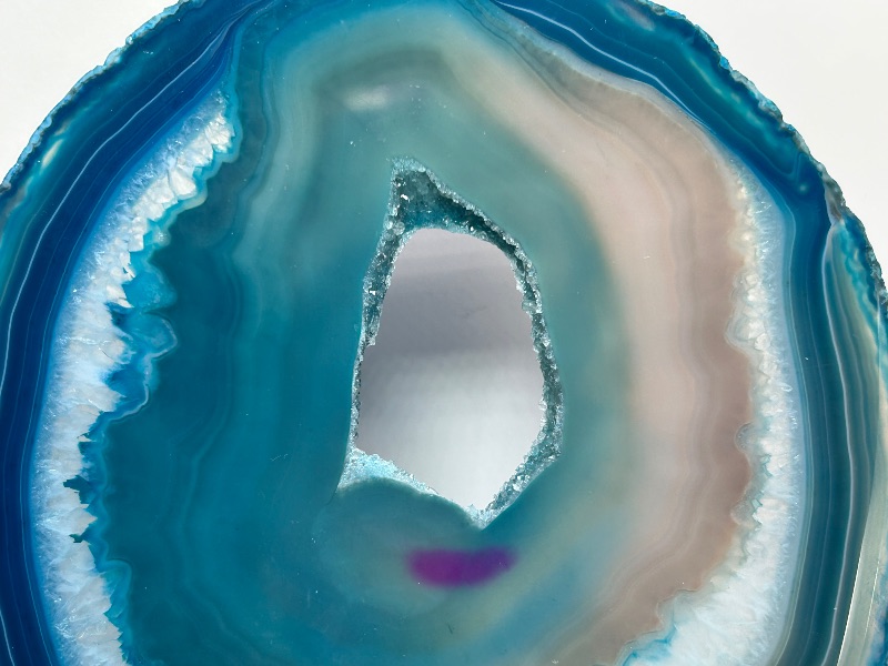 Photo 1 of 026076…6”  agate slice with stand in gift box