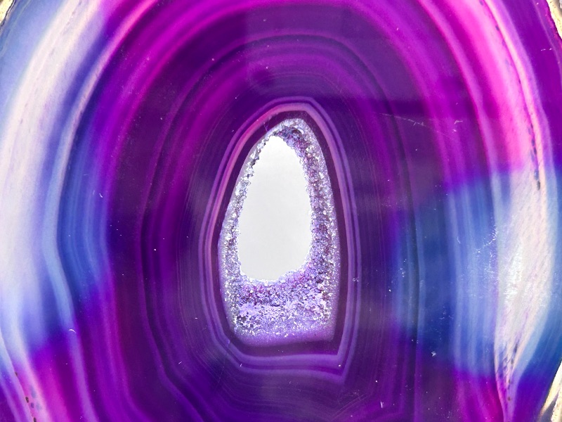 Photo 1 of 026083… 6”  agate slice with stand in gift box