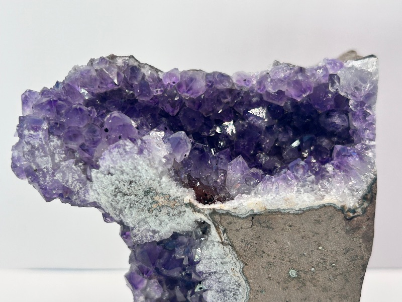 Photo 1 of 026155…4.5” amethyst crystal rock