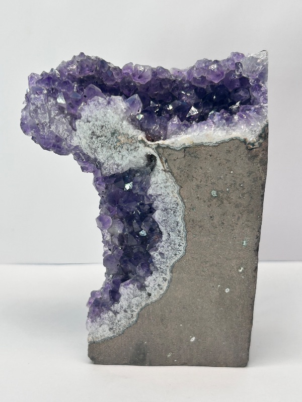 Photo 1 of 026155…4.5” amethyst crystal rock