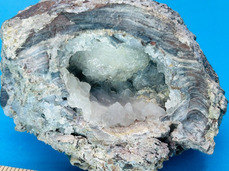 Photo 1 of 026197…geode rock