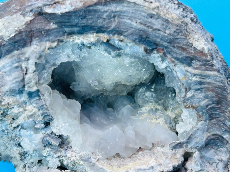 Photo 1 of 026197…geode rock