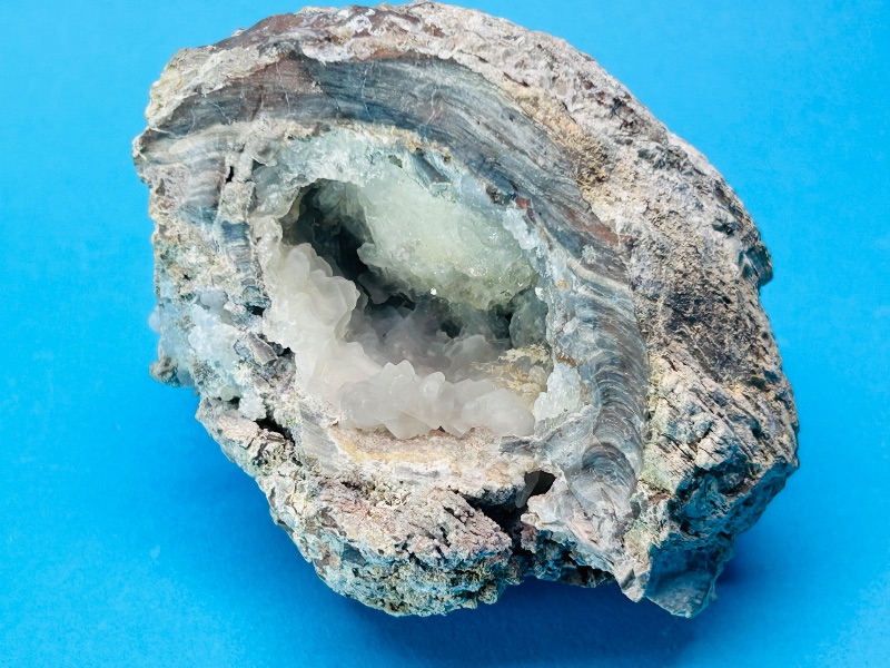 Photo 1 of 026197…geode rock