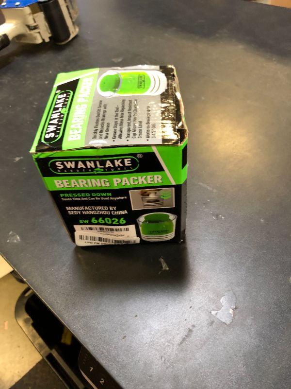 Photo 1 of SWANLAKE Hand Bearing Packer,Wheel Bearing Packer Tool,Portable Bearing Packer,