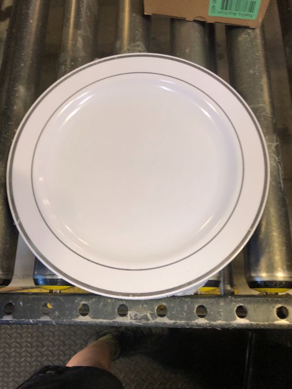 Photo 1 of plastic plate