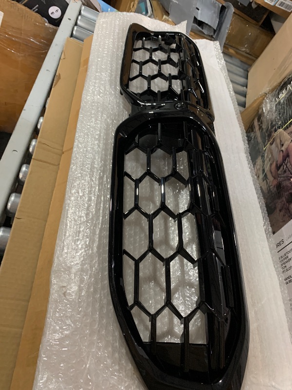 Photo 1 of ***(MINOR DAMAGE/ SEE NOTES)***BILLDIO G20 Grill - Black Kidney Grille Compatible With 2023-IN BMW 3 Series G20 320i/330e/330i/M340i Gloss Black Diamond