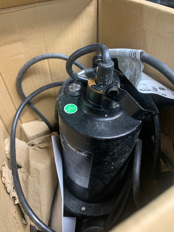Photo 1 of (not functional)(sold for parts/repair) Superior Pump 93501 1/2-Horsepower Cast Iron Sewage Pump with Tethered Float Switch