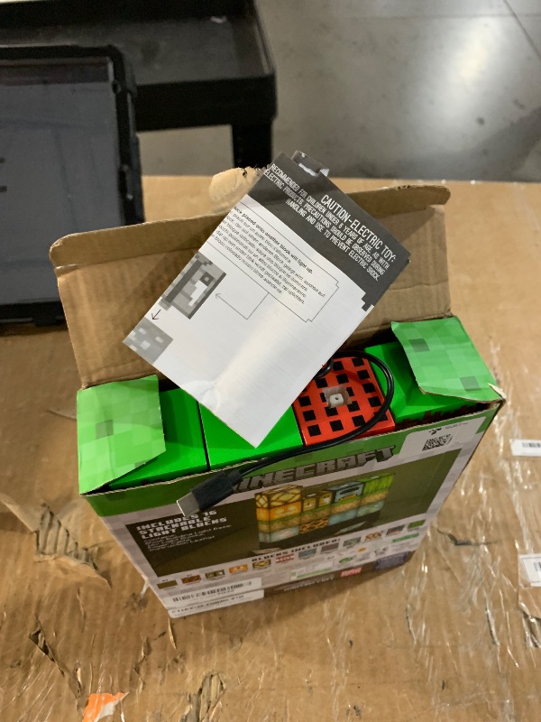 Photo 1 of ***(PARTS ONLY/ NON FUNCTIONAL)***Paladone Minecraft Building Block Night Light – Officially Licensed LED Lamp for Boys’ Bedrooms, Gaming Decor & Gifts – Fun Minecraft Room Accessory