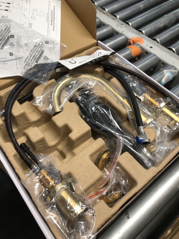 Photo 1 of (damaged)(sold for parts only) SOKA SK1B001AR Bathroom Sink faucets, 8 INCH Gooseneck - Lever, Gold + G
