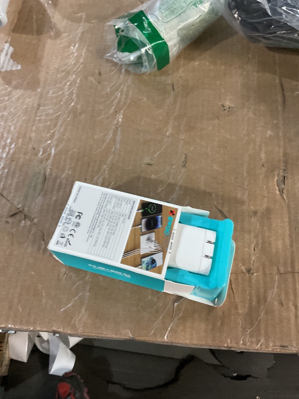 Photo 1 of 65W USB C Charger Block,3 Ports GAN USB C USB A,Foldable Type C Wall Charger for iPhone15 Pro Max/14/13/12/11,MacBook,Galaxy S24/S23/S20/S10,DELL XPS 13,Note 20,IPAD PRO,PIXEL8