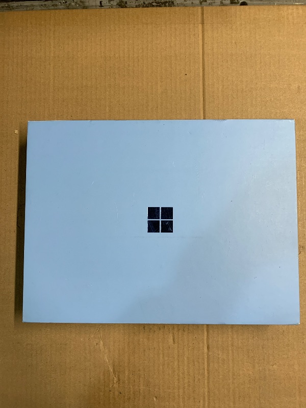 Photo 1 of (HARDWARE ERROR) (SEE PHOTOS) (WONT FUNCTION PROPERLY) Microsoft Surface Laptop (2024), Windows 11 Copilot+ PC, 13.8" Touchscreen Display, Snapdragon X Plus (10 core), 16GB RAM, 512GB SSD Storage, Sapphire