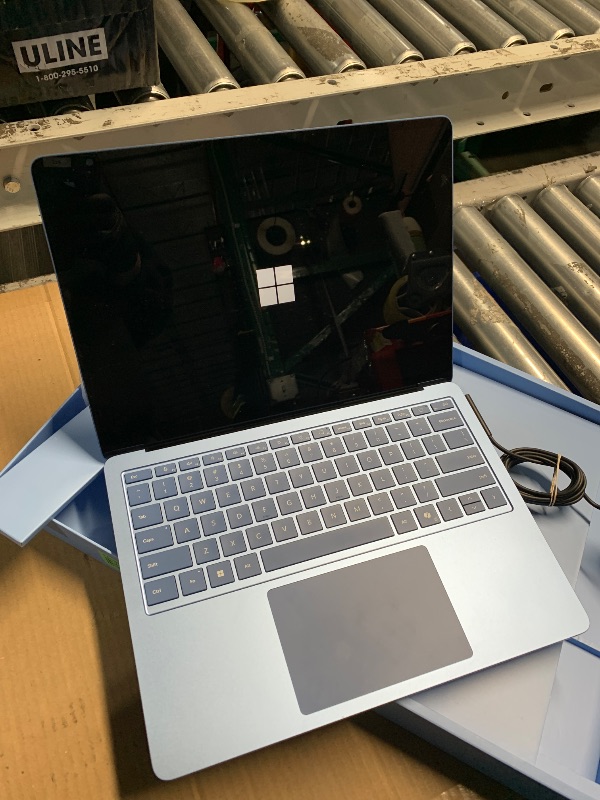 Photo 1 of (HARDWARE ERROR) (SEE PHOTOS) (WONT FUNCTION PROPERLY) Microsoft Surface Laptop (2024), Windows 11 Copilot+ PC, 13.8" Touchscreen Display, Snapdragon X Plus (10 core), 16GB RAM, 512GB SSD Storage, Sapphire