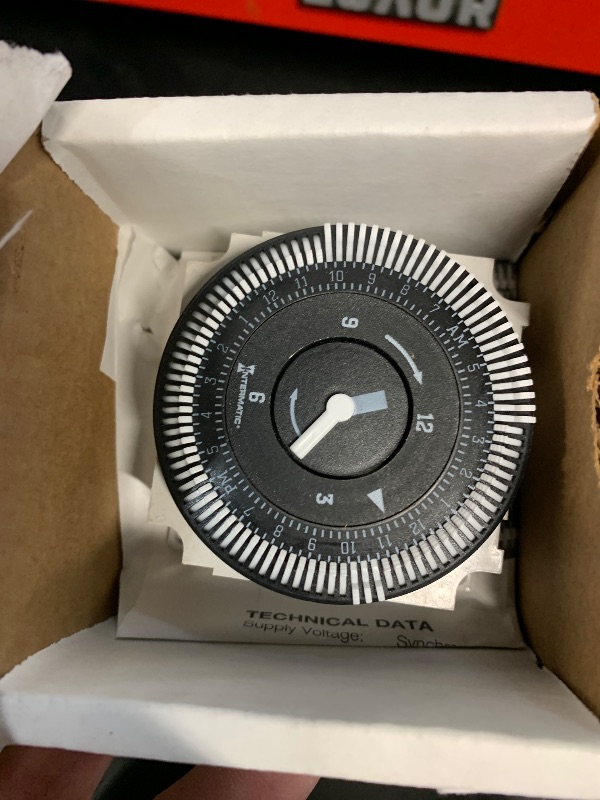 Photo 1 of (USED/FAIR) Grasslin by Intermatic FM1STUZ-240U 24-Hour 21A, SPDT, 240V Electromechanical Timer Module , White