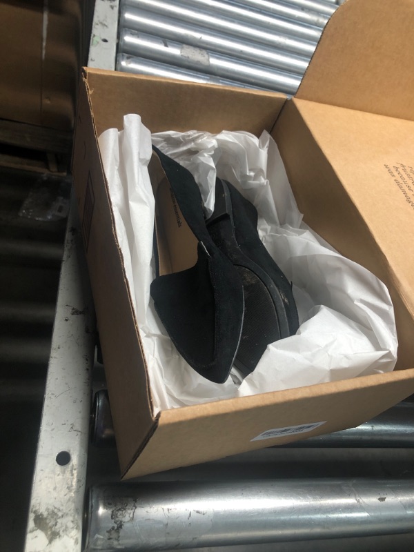 Photo 1 of Amazon Essentials Women's Loafer Flat, Black Microsuede, 8