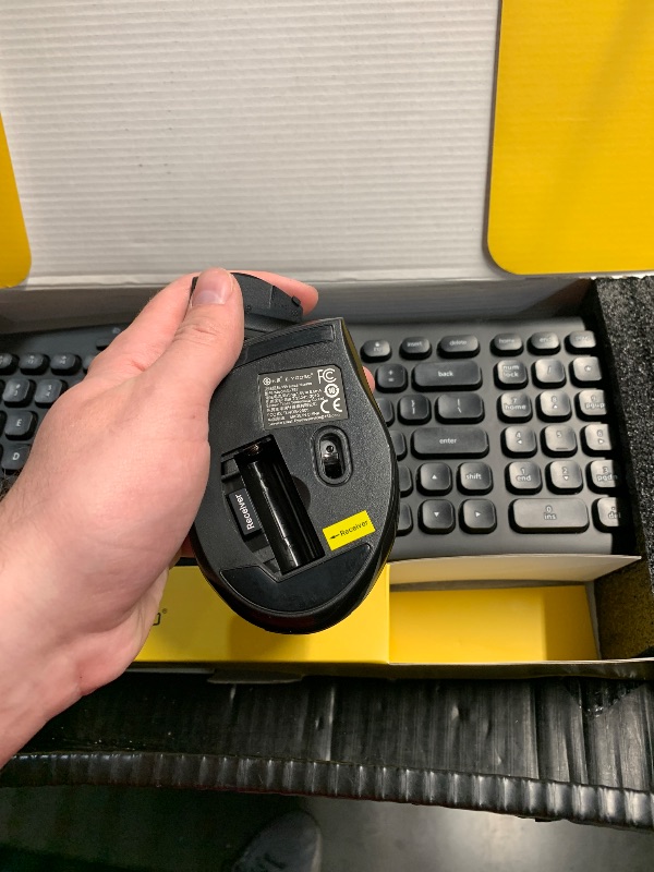 Photo 1 of (NO USB)E-YOOSO Ergonomic Wireless Keyboard and Mouse Combo, Split Design with Detachable Wrist Rest, 2.4G Full Size Ergo Computer Keyboard Set for Programmers/Office, Compatible with Windows/Mac/PC/Laptop