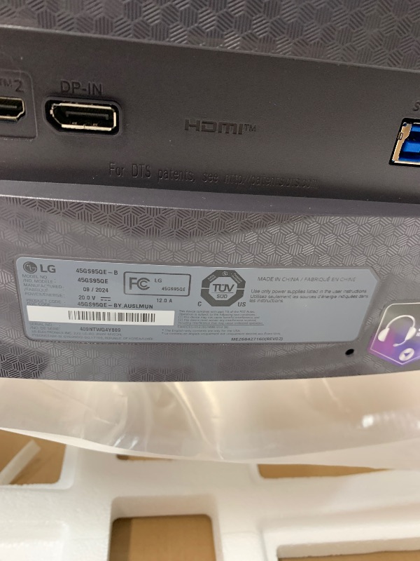 Photo 1 of ***PARTS ONLY***NO POWER CORD UNABLE TO TEST LG 45GS95QE Ultragear OLED Curved Gaming Monitor 45-Inch WQHD 800R 240Hz 0.03ms DisplayHDR True Black 400 AMD FreeSync Premium Pro NVIDIA G-Sync HDMI 2.1 DisplayPort Tilt/Height/Swivel Stand - Black