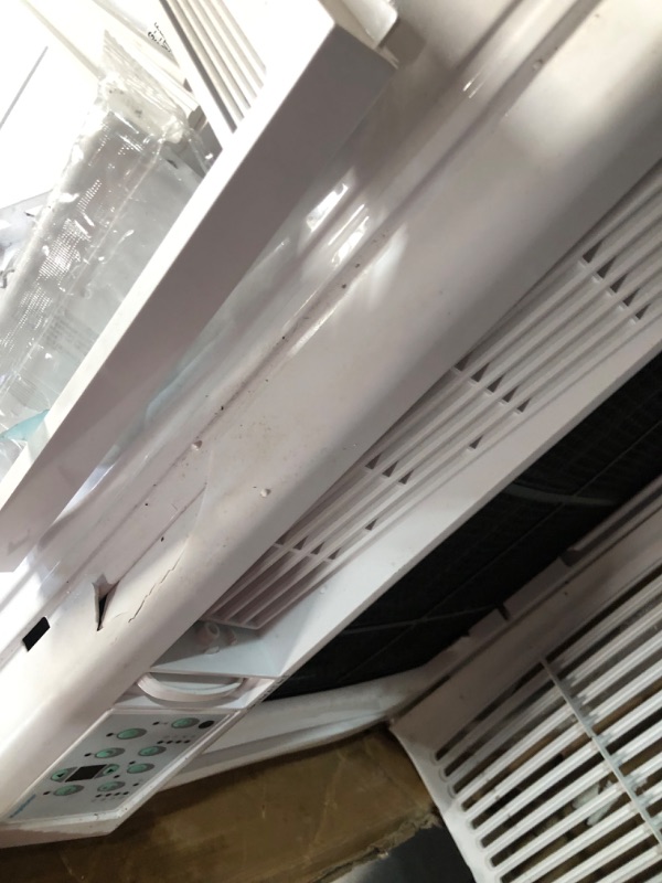 Photo 1 of ***USED - MAJOR DAMAGE - LIKELY MISSING PARTS - SEE PICTURES - UNABLE TO TEST***
Keystone 18,800 BTU Window-Wall Air Conditioner with 16,000 BTU Supplemental Heating, 230V, Window and Wall AC Unit for Living Room, Apartment, Large Rooms up to 1000 Sq.Ft.