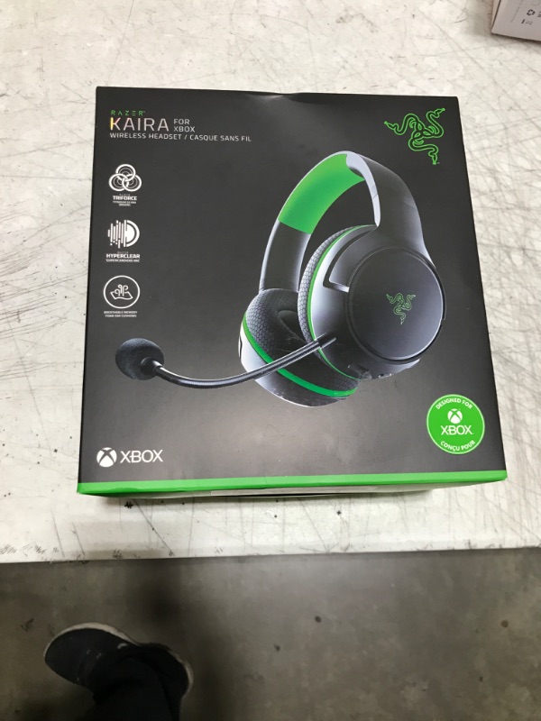 Photo 2 of Razer Kaira Wireless Gaming Headset for Xbox Series X|S, Xbox One: Triforce Titanium 50mm Drivers - Cardioid Mic - Breathable Memory Foam Ear Cushions - EQ Pairing Button - Windows Sonic - Black