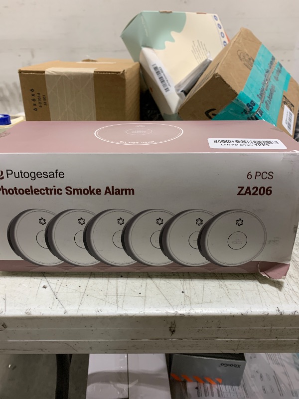 Photo 1 of Fire Alarms Smoke Detectors, Smoke Alarm Battery Operated,Fire Alarm with Test Button & Low Battery Signal, Photoelectric Technology Fire Detectors for Bedroom and Home (6-Pack)