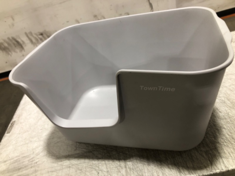 Photo 2 of TownTime Extra Large Kitty Litter Box with High Sides, Anti-Splashing, Tool-Free Assembly, Multi Cat, Jumbo (Grey) 24.60" L x 16.92" W x 12.99" H