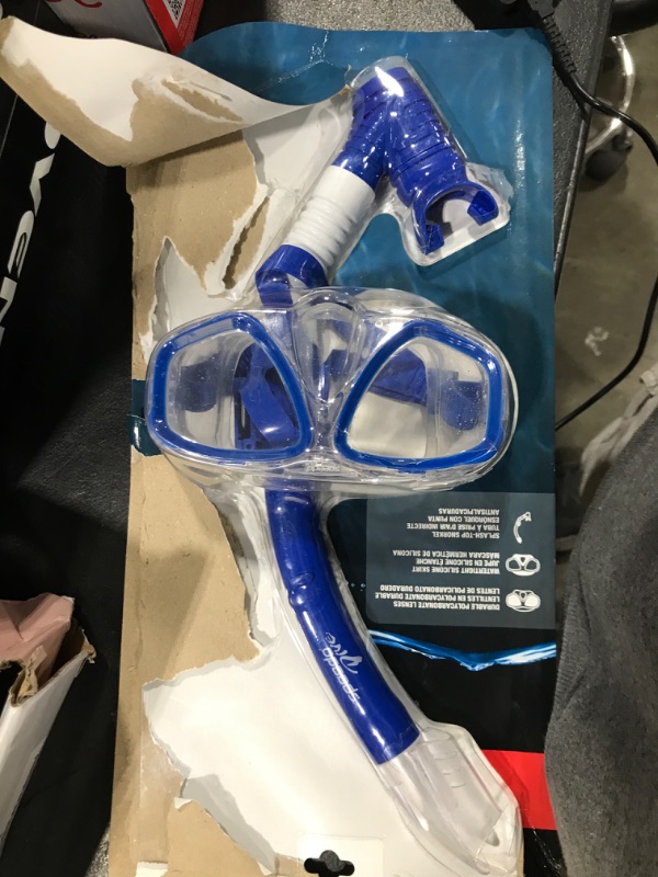 Photo 1 of Speedo Unisex-Child Swim Snorkel Dive Mask Anti-Fog with Nose Cover Adventure Series
