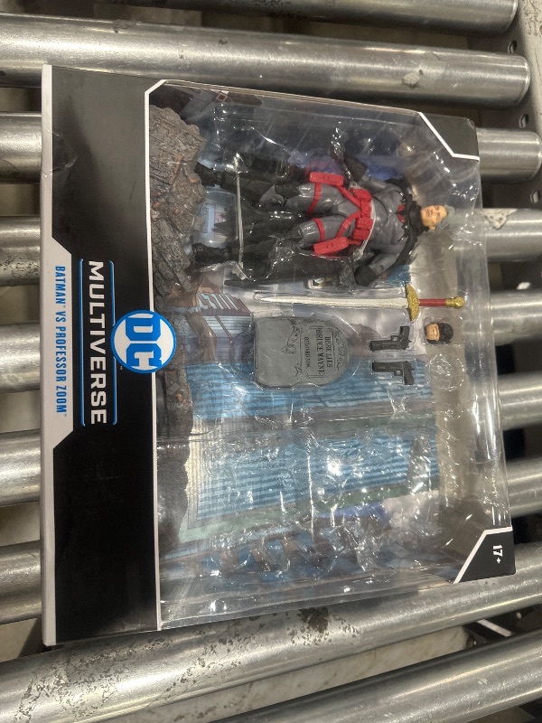 Photo 1 of McFarlane Toys - DC Multiverse Batman vs Professor Zoom (Flashpoint) 7in Action Figure 2pk