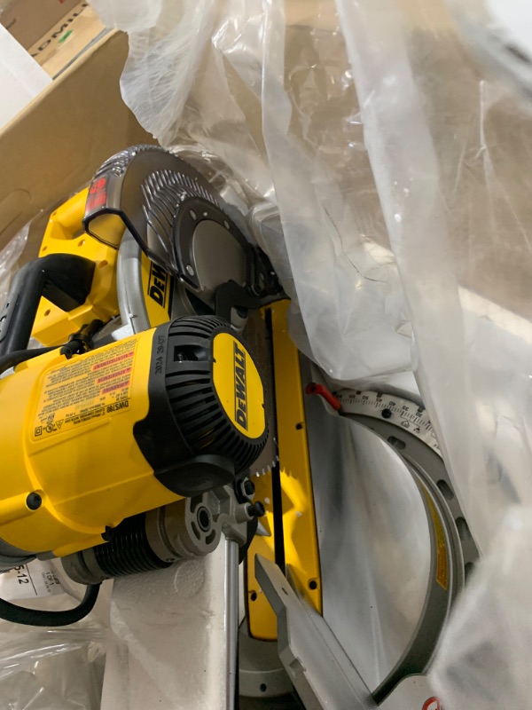 Photo 4 of DEWALT Double Bevel Sliding Miter Saw, 12-inch, Compound (DWS780)