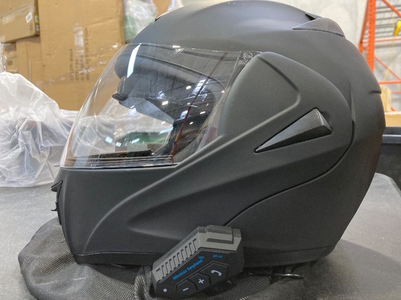 Photo 2 of Motorcycle Bluetooth Modular Helmet, DOT Approved Dual Visor Full Face Flip up Bluetooth Integrated Motorcycle Helmets for Adults Men Women