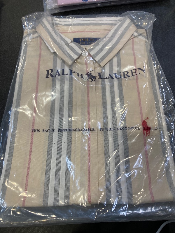 Photo 1 of Ralph Lauren Men's Stripe Classic Fit Long Sleeve Button Up Shirt Size M