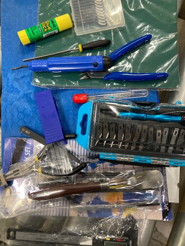 Photo 1 of 45 Pieces 3D Printer Tools Kit, 3D Printing Accessory Includes Deburring Tool, Digital Caliper, Art Knife Set, Tube Cutter, Storage Bag Suitable for 3D Print Removing, Cleaning, Finishing
Visit the YEETIN Store