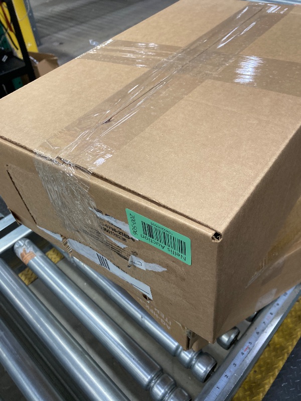 Photo 1 of 3M Rugged Comfort Quick Latch Half Facepiece Reusable Respirator 6502QL, NIOSH, Cool Flow Exhalation Valve, Bayonet Connection, Silicone Face Seal, for Gases, Vapors, Dust, Maintenance, Construction,M 10 pcs