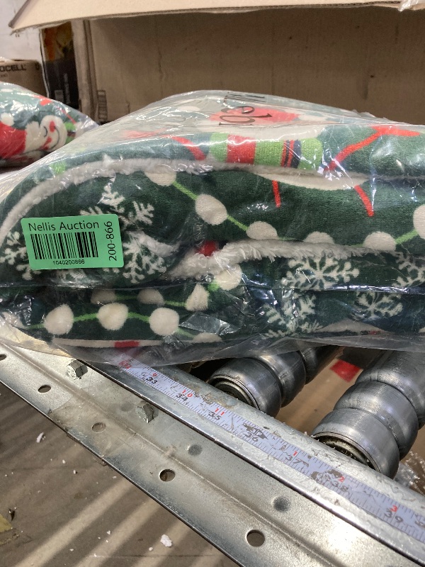 Photo 1 of 1PCS Christmas Blanket, Comfortable and Soft Flannel, Winter Warm Blanket, Holiday Cabin Blanket, 60INX50IN(Christmas a,60INX50IN)