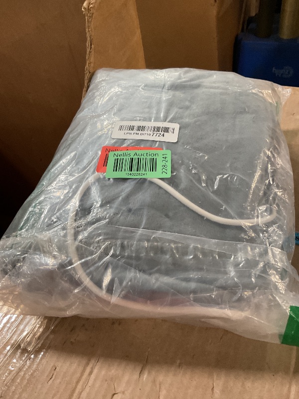 Photo 1 of ***(PARTS ONLY/ NON REFUNDABLE/ NO RETURNS OR REFUNDS)***
Qfun Extra Large Heating Pad for Back Pain Relief, 19.6"x39.3" XXL Fast Heat Pad Neck and Shoulde Electric Heating Pad for Period Cramps with 6 Heat Settings & Auto Shut-Off,Christmas Gifts for Men