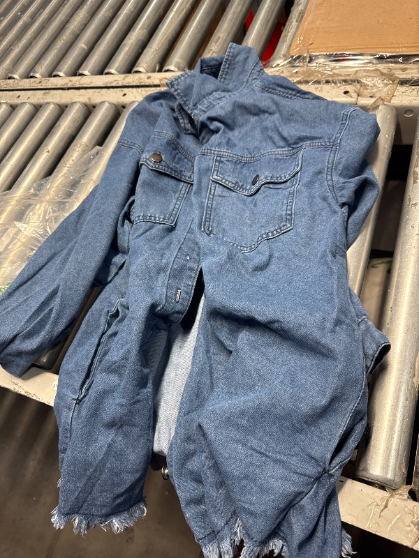 Photo 1 of (SIZE: 12-14) (BAGGED) (USED/FAIR) Vetinee Women's Oversized Denim Jean Jacket with Button Front, Raw Hem, and Pockets - Nightfall Blue,  
