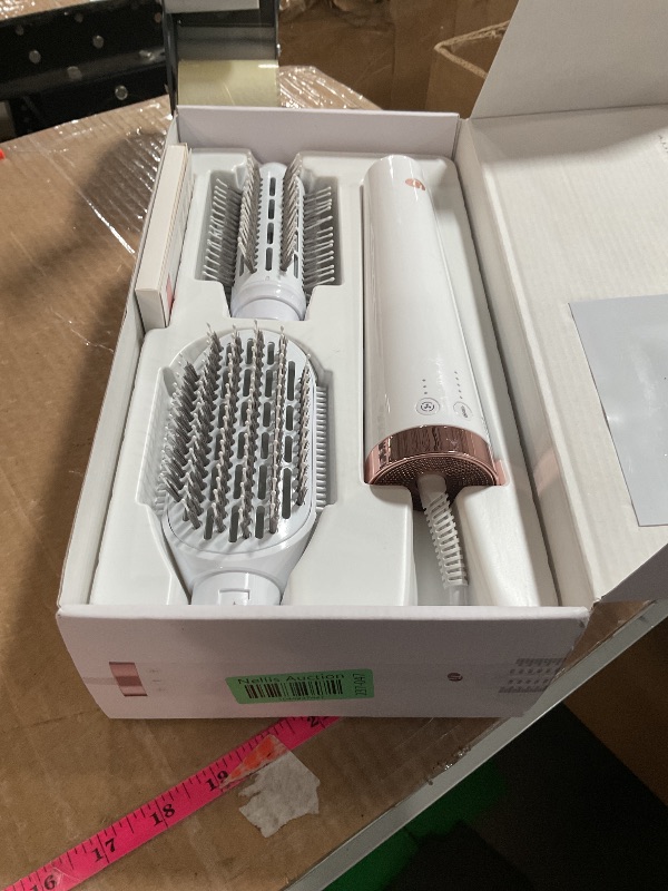 Photo 1 of "T3 AireBrush Duo Interchangeable Hot Air Blow Dry Brush with Two Attachments ? Includes 15 Heat and Speed Combinations, T3 IonFlow Technology, Volume Booster Switch, Lock-in Cool Shot"