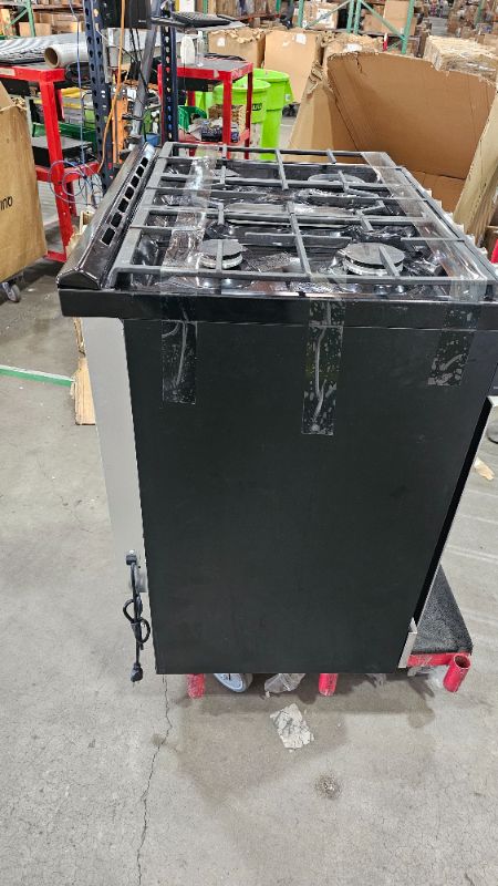 Photo 1 of ***SEE NOTES***
RANGAIRE RRG303TS 30" Gas Range, 5 Sealed Burners, 5.0 cu. Ft. Capacity, Freestanding Slide-in Convection Oven, Easy Reach Racks, Clock and Timer, Stainless Steel