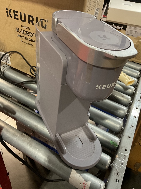 Photo 1 of (Used item)Keurig K-Iced Coffee Maker, Single Serve K-Cup Pod Iced Coffee Maker, With Hot and Cold Coffee Capabilities, Brews Any K-Cup Pod, Gray