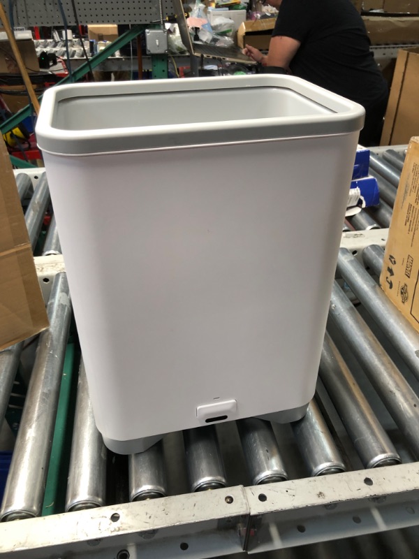 Photo 1 of Timnbo Touchless Vacuum Automatic Dustpan Great for Pet Hair/Food Crumbs/Dirt 4000PA Powerful Suction, Hair Vacuum for Salons Automatic Sensors, White Canister Vacuum Cleaner
