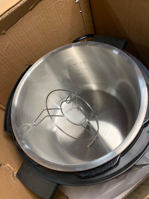 Photo 1 of (PARTS) (SIGNS  OF USE) (MISING ACCESSORIES)  Midea 12-in-1 Electric Pressure Cooker, 8 Quarts, 12 Presets, Multi-Functional Programmable Slow Cooker, Rice Cooker, Steamer, Sauté Pan, Yogurt Maker, and More, Stainless Steel