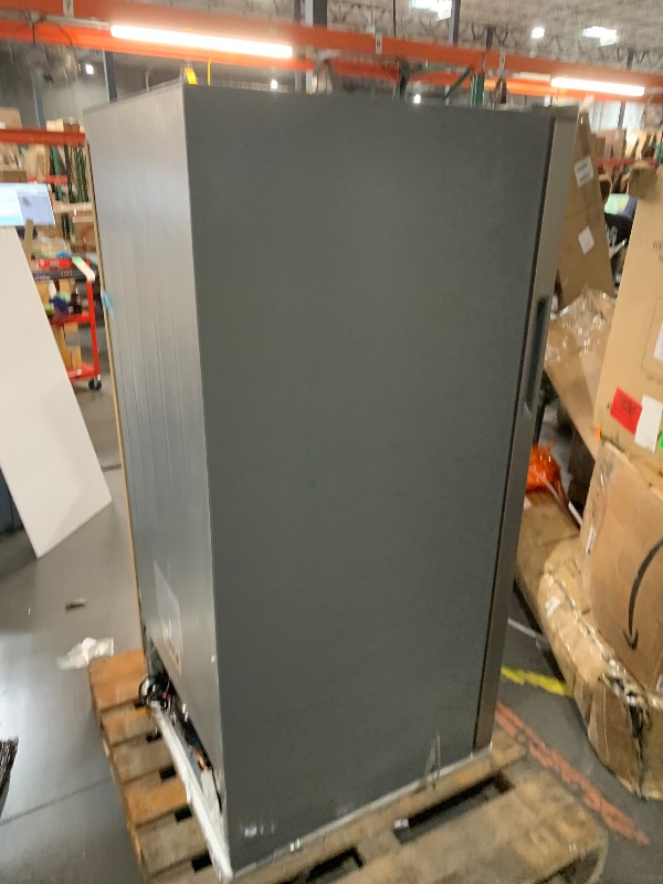 Photo 1 of ***TRUCK/TRAILER PICKUP ONLY***STOCK PHOTO FOR REFERENCE ONLY**
(used) (minor damage) 14 cu. ft. Frost Free Upright Convertible Freezer/Refrigerator in Stainless Steel


