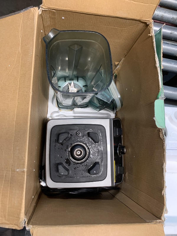 Photo 1 of ***PARTS ONLY***
VEWIOR 2200W Blenders for Kitchen, Professional Smoothie Blender with 68oz Tritan Container & 27oz To-Go Cup, Countertop Blender for Smoothies