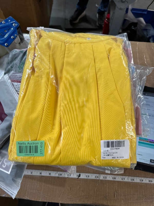 Photo 1 of (BAGGED) (2XL) Lounge Sets for Women 2 Piece Plus Size Lounge Set Summer Outfits Sleeveless Crop Top Wide Leg Capri Pants with Pocket