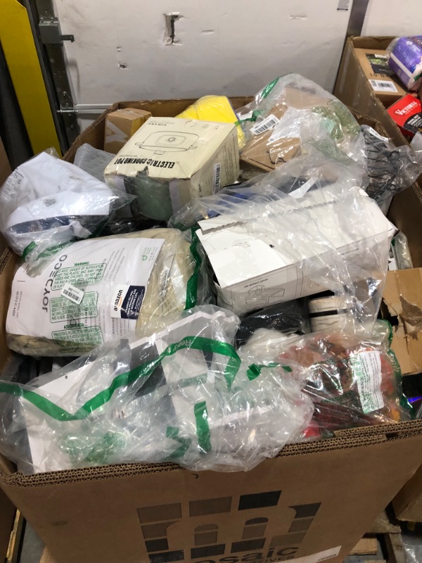 Photo 1 of ***NONREFUNDABLE TRUCK/TRAILER PICKUP*** Nellis Auction Pallet of General Merchandise and Partial Items 