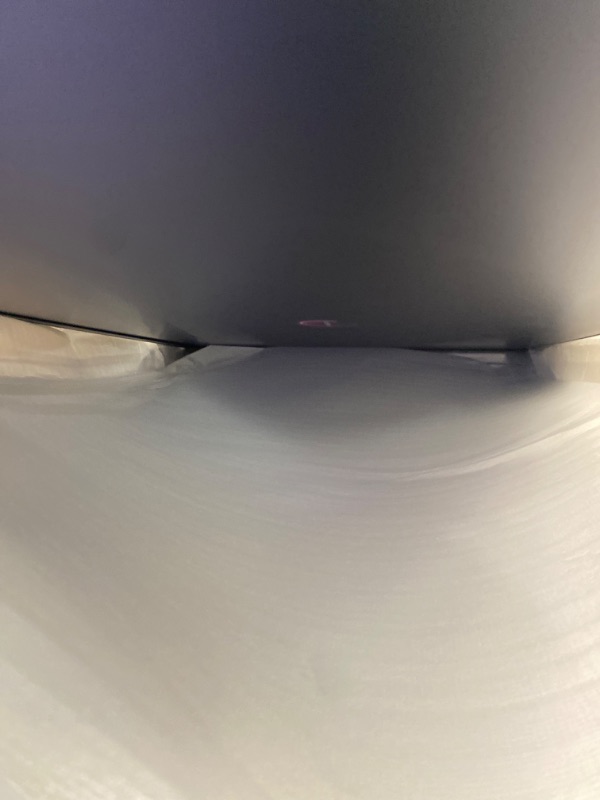 Photo 1 of LG 32" Ultragear QHD (2560x1440) Gaming Monitor, 180Hz, 1ms, IPS, DisplayHDR 400, NVIDIA G-SYNC Compatible, AMD FreeSync, VESA Adaptive Sync, HDR10, Tilt/Height/Pivot Stand, HDMI, DisplayPort, Black