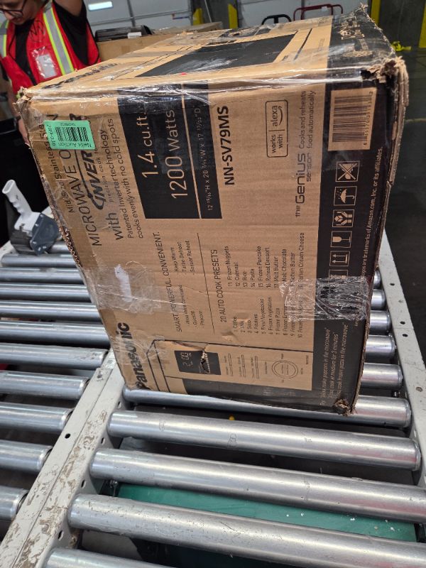 Photo 1 of ***USED - POWERS ON - UNABLE TO TEST FURTHER - SEE PICTURES***
Panasonic NN-SV79MS 1.4 cu.ft Smart Inverter Works with Alexa Countertop Microwave Oven 1200Watt Power with Genius Sensor Cooking, Stainless Steel