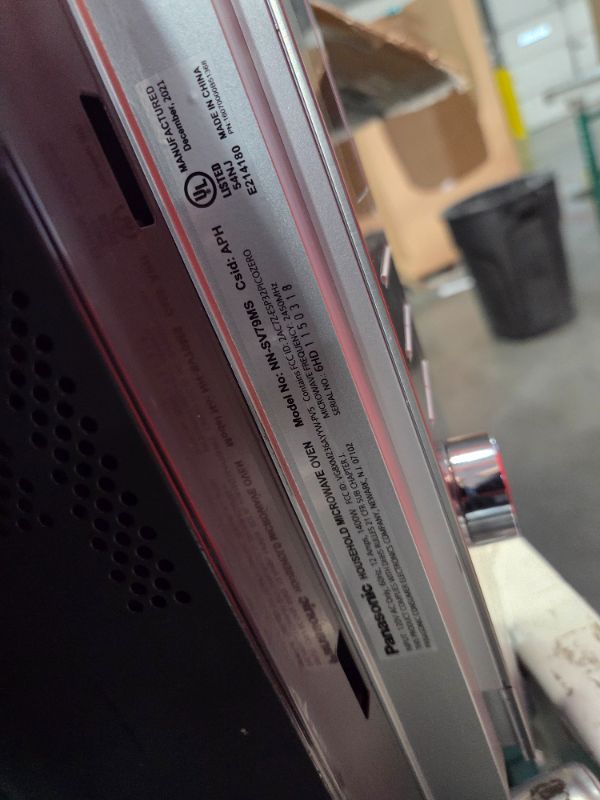 Photo 1 of ***USED - POWERS ON - UNABLE TO TEST FURTHER - SEE PICTURES***
Panasonic NN-SV79MS 1.4 cu.ft Smart Inverter Works with Alexa Countertop Microwave Oven 1200Watt Power with Genius Sensor Cooking, Stainless Steel